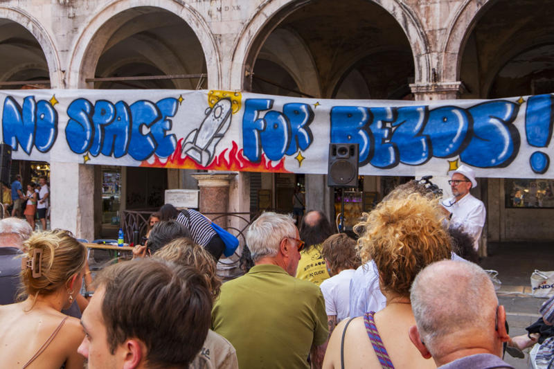 Yachts are an environmental threat Bezos' wedding takes a turn, Venice vs. Bezos, Wedding plans, The most difficult life for the locals, Yachts are an environmental threat, No 'Space' for Bezos, His yacht will not enter Venice, He will stay in another country, An extravagant arrival on an island, A 'modest' arrival at her wedding, A safe island, It's not a giant wedding, The local government in favor of Bezos, Bezos's gift, No gifts for the ceremony, Several organizations have joined, Greenpeace also stated, Against the exploitation of the city, The alleged ceremony, Bezos will not be coming to church, Call attention to a broader problem