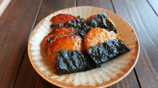 豆腐で簡単！香ばしい「いそべ餅」の作り方, 今日のレシピのポイント, 動画でご覧になりたい方はこちら, YouTube「エプロン」簡単レシピを動画で紹介しています。, Instagram「エプロン」簡単レシピを写真で紹介しています。