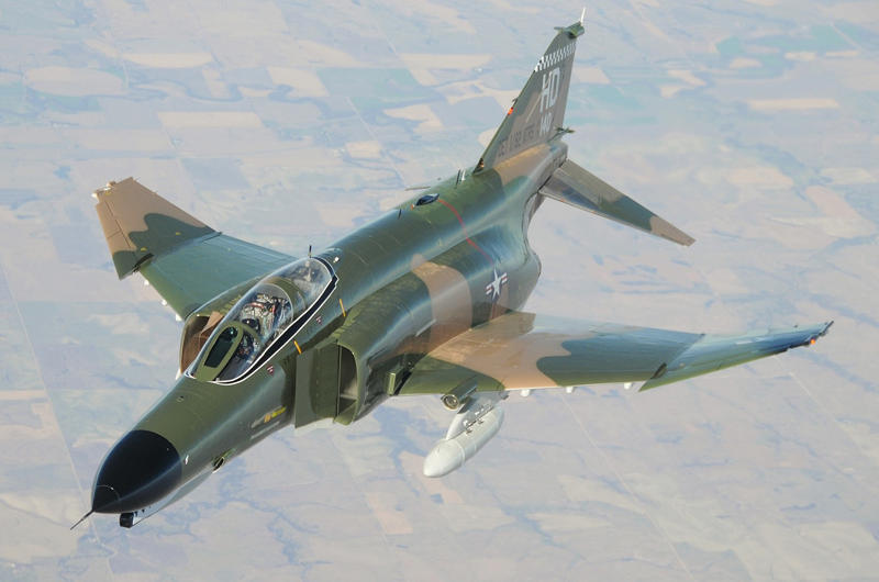 8: McDonnell Douglas F-4 Phantom II 10: Grumman F-14 Tomcat, 9: Lockheed Martin F-22 Raptor, 8: McDonnell Douglas F-4 Phantom II, 7: North American F-86 Sabre, 6: F-15 Eagle, 5: Vought F4U Corsair, 4: Grumman F4F/FM Wildcat, 3: Republic P-47 Thunderbolt, 2: North American P-51 Mustang, 1: Grumman F6F Hellcat