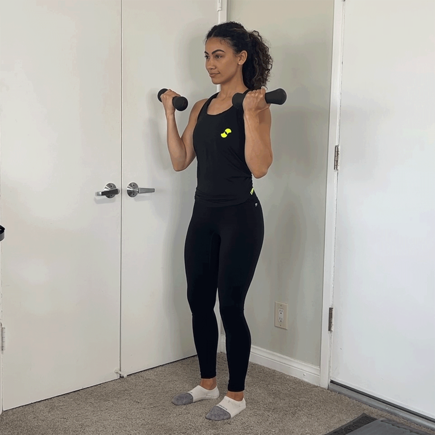 What muscles do hammer curls work?, Benefits of hammer curls, What muscles do bicep curls work?, Benefits of bicep curls, How to do a hammer curl, How to do a bicep curl, Hammer curls vs. bicep curls: Which exercise is more effective?