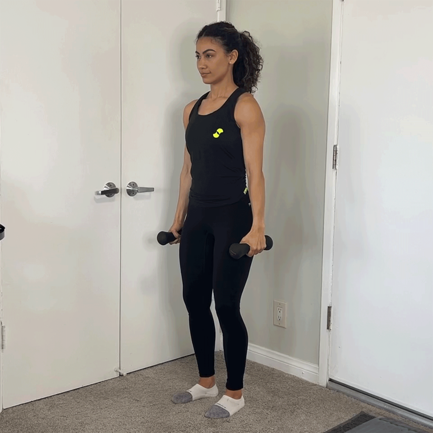 What muscles do hammer curls work?, Benefits of hammer curls, What muscles do bicep curls work?, Benefits of bicep curls, How to do a hammer curl, How to do a bicep curl, Hammer curls vs. bicep curls: Which exercise is more effective?