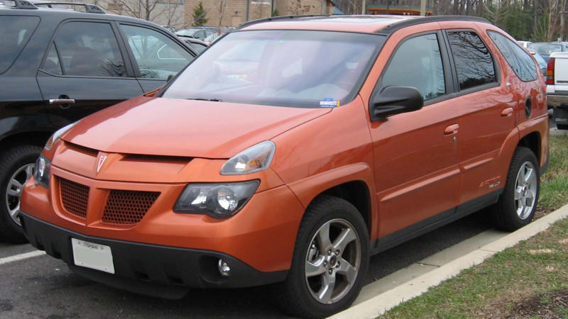 1. Chevrolet Camaro, 2. Dodge Challenger, 3. Range Rover Evoque, 4. Lexus CT200h, 5. Cadillac ATS Coupe, 6. BMW i8, 7. Toyota C-HR, 8. Nissan Murano CrossCabriolet, 9. Acura ZDX, 10. Pontiac Aztek, 1. Honda Pilot, 2. Subaru Forester, 3. Toyota 4Runner, 4. Jeep Wrangler, 5. Volvo XC90, 6. Nissan Cube, 7. Honda Ridgeline, 8. Kia Soul, 9. Ford Transit Connect, 10. Scion xB