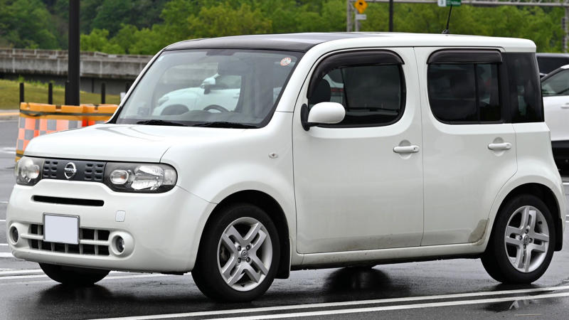 1. Chevrolet Camaro, 2. Dodge Challenger, 3. Range Rover Evoque, 4. Lexus CT200h, 5. Cadillac ATS Coupe, 6. BMW i8, 7. Toyota C-HR, 8. Nissan Murano CrossCabriolet, 9. Acura ZDX, 10. Pontiac Aztek, 1. Honda Pilot, 2. Subaru Forester, 3. Toyota 4Runner, 4. Jeep Wrangler, 5. Volvo XC90, 6. Nissan Cube, 7. Honda Ridgeline, 8. Kia Soul, 9. Ford Transit Connect, 10. Scion xB