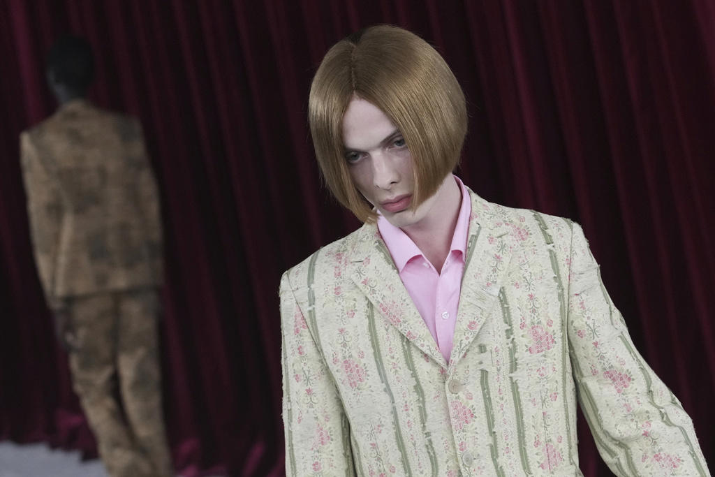 APTOPIX Paris Fashion S/S 26 Junya Watanabe Paris Fashion S/S 26 Comme des Garcons, Paris Fashion S/S 26 Dior, Paris Fashion S/S 26 Junya Watanabe, Paris Fashion S/S 26 Yohji Yamamoto, Paris Fashion S/S 26 Issey Miyake, APTOPIX Paris Fashion S/S 26 Junya Watanabe, Paris Fashion S/S 26 Saint Laurent, Paris Fashion S/S 26 Walter van Beirendonck, Paris Fashion S/S 26 Louis Vuitton