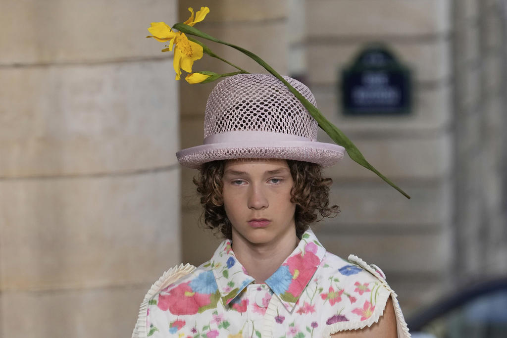 Paris Fashion S/S 26 Walter van Beirendonck Paris Fashion S/S 26 Comme des Garcons, Paris Fashion S/S 26 Dior, Paris Fashion S/S 26 Junya Watanabe, Paris Fashion S/S 26 Yohji Yamamoto, Paris Fashion S/S 26 Issey Miyake, APTOPIX Paris Fashion S/S 26 Junya Watanabe, Paris Fashion S/S 26 Saint Laurent, Paris Fashion S/S 26 Walter van Beirendonck, Paris Fashion S/S 26 Louis Vuitton