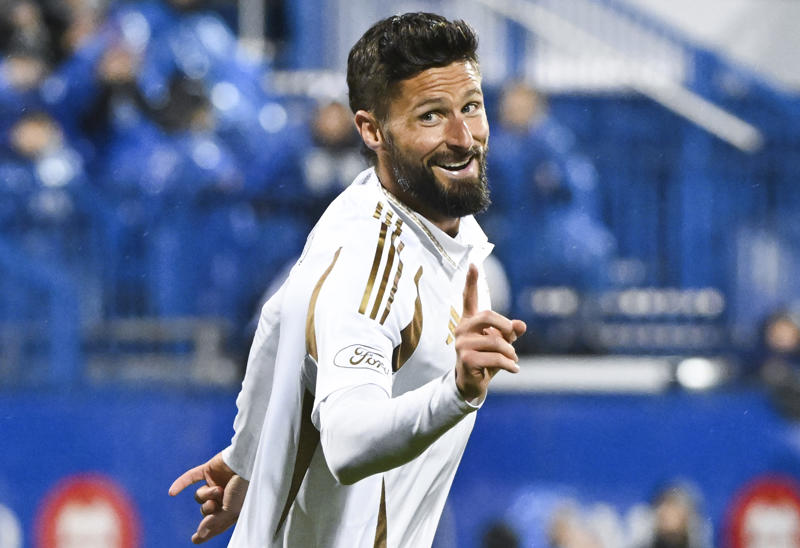 Latest transfer news headlines, Chelsea 'offered' Emi Martinez, Spurs deny Mbeumo bid, Calvert-Lewin leaving Everton today, Arsenal could turn to Ekitike, Arsenal rival Tottenham for Eze, Joao Pedro having medical in USA ahead of £50m+ Chelsea move, Sporting issue Gyokeres statement, Walker return confirmed, Newcastle blow, Chelsea set for Pedro boost, Pogba is back, Spurs offer Moore new deal, Reinildo to join Sunderland, Partey set for Arsenal exit, Chelsea agree Pedro deal, Woltemade turns down Chelsea, Napoli in Nunez talks, Quansah books Bundesliga medical, Arsenal move for Mosquera, Marc Guehi latest, CONFIRMED: Calvert-Lewin leaves Everton, Forest move for Mikautadze, Joao Pedro to play for Chelsea at Club World Cup?, Tyrell Malacia returns to United, Brighton facing first-team exodus, Liverpool close in on Guehi, Rangers pick up Brighton starlet, James Trafford to Newcastle hits hitch, Chelsea Club World Cup prize money, Gyokeres latest, Arsenal in Eze talks, Chelsea push for Pedro, Man United to pay off players, Vinicius set for new Real Madrid deal, Chelsea 'offered' Emi Martinez, Jamie Gittens passes medical, Gittens to sign for Chelsea, Pogba completes Monaco move, Dortmund prospect completes shock move, Liverpool 'close in' on Guehi, Boniface now 'leading target' for Saudi side, Fati completes Monaco move, Chelsea offered Martinez deal, Joao Pedro latest, QPR confirm Poku signing, Arsenal increase bid for Mosquera, Sunderland agree club-record deal, Branthwaite in advanced talks over Everton extension, Gyokeres is 'waiting for Arsenal', Liverpool closing in on Guehi deal, Bournemouth hold firm on Semenyo, Brentford reject second Mbeumo bid, Chelsea close in on Gittens signing, Barcelona ready for Williams, Arsenal aware of Gyokeres U-turn, Pogba to complete Monaco move, Arsenal could turn to Adeyemi, Brentford reject Mbeumo bid, Sunderland target Guendouzi, Benfica eye Joao Felix reunion, Liverpool secure keeper replacement, DONE DEAL: Otamendi extends Benfica stay, Andrey Santos not untouchable at Chelsea, DONE DEAL: Perisic extends Eindhoven deal, Chelsea prepare fire sale, Spurs deny Mbeumo offer, London City Lionesses poach WSL star, Chelsea 'close' to Gittens, Mbeumo latest, Giroud returns to Europe, United tipped to chase Dortmund star, Barcelona ready for Williams, Keith Andrews appointment a risk but shrewd Brentford have earned fans' trust, Pelly Ruddock Mpanzu bids Luton farewell, Baena set for Atletico, Brighton reject two £50m Pedro bids, Leverkusen interested in Kluivert, Bournemouth hold firm on Semenyo, Arsenal could turn to Adeyemi, Pogba to complete Monaco move, Bayern want Liverpool duo, Everton set for major Branthwaite boost, Betis want 'very complex' Antony deal, Arsenal shirt numbers available to Norgaard, Brentford to announce Andrews appointment, Branthwaite in advanced talks over Everton extension, BREAKING NEWS: Heaton signs new Man Utd contract, BREAKING NEWS: Leicester sack Van Nistelrooy, Werner heading Stateside, Hato free to decide future, Arsenal set to announce Kepa deal, Liverpool closing in on Guehi deal, Arsenal to rival Atletico Madrid for Carlos Augusto