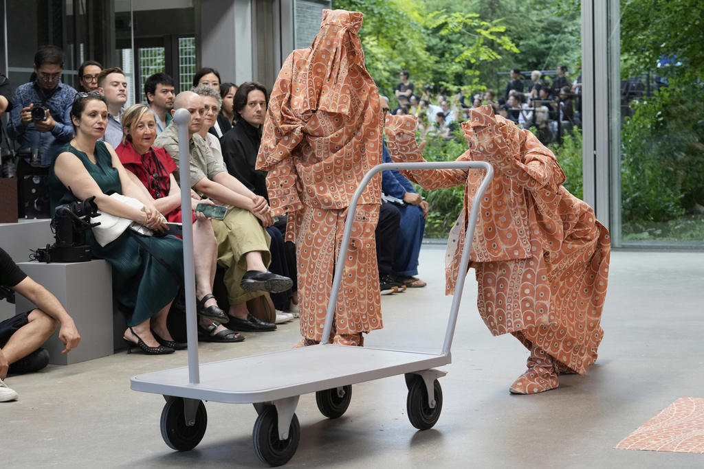 Paris Fashion S/S 26 Issey Miyake Paris Fashion S/S 26 Comme des Garcons, Paris Fashion S/S 26 Dior, Paris Fashion S/S 26 Junya Watanabe, Paris Fashion S/S 26 Yohji Yamamoto, Paris Fashion S/S 26 Issey Miyake, APTOPIX Paris Fashion S/S 26 Junya Watanabe, Paris Fashion S/S 26 Saint Laurent, Paris Fashion S/S 26 Walter van Beirendonck, Paris Fashion S/S 26 Louis Vuitton