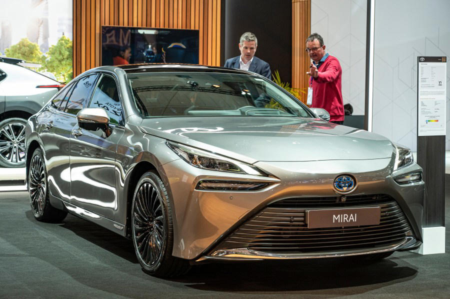 ‘Best thing since the Prius’, A refueling nightmare, ‘Just a paperweight sitting in my driveway’, Not-so-green fuel, Toyota’s future with hydrogen