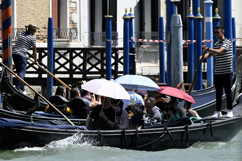 Spanish and Portuguese temperatures to exceed 40C, France issues orange alert for ‘stifling’ heatwave, In Greece, summer wildfires force Athens evacuations, Popular Italian destinations swelter in prolonged heatwave