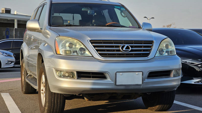 1. Toyota Camry, 2. Infiniti QX80, 3. Subaru Outback Touring, 4. Subaru Legacy, 5. Lexus IS, 6. Lexus RC, 7. Lexus ES, 8. Lexus GX, 9. Lexus LC 500, 10. Mazda 6, 11. Lexus LX 600, 12. Nissan Frontier, 13. Nissan Maxima, 14. Toyota Highlander, 15. Nissan Rogue, 16. Cadillac Escalade, 17. Volkswagen Jetta, 18. Hyundai Santa Fe, 19. Honda HR-V, 20. Subaru Forester