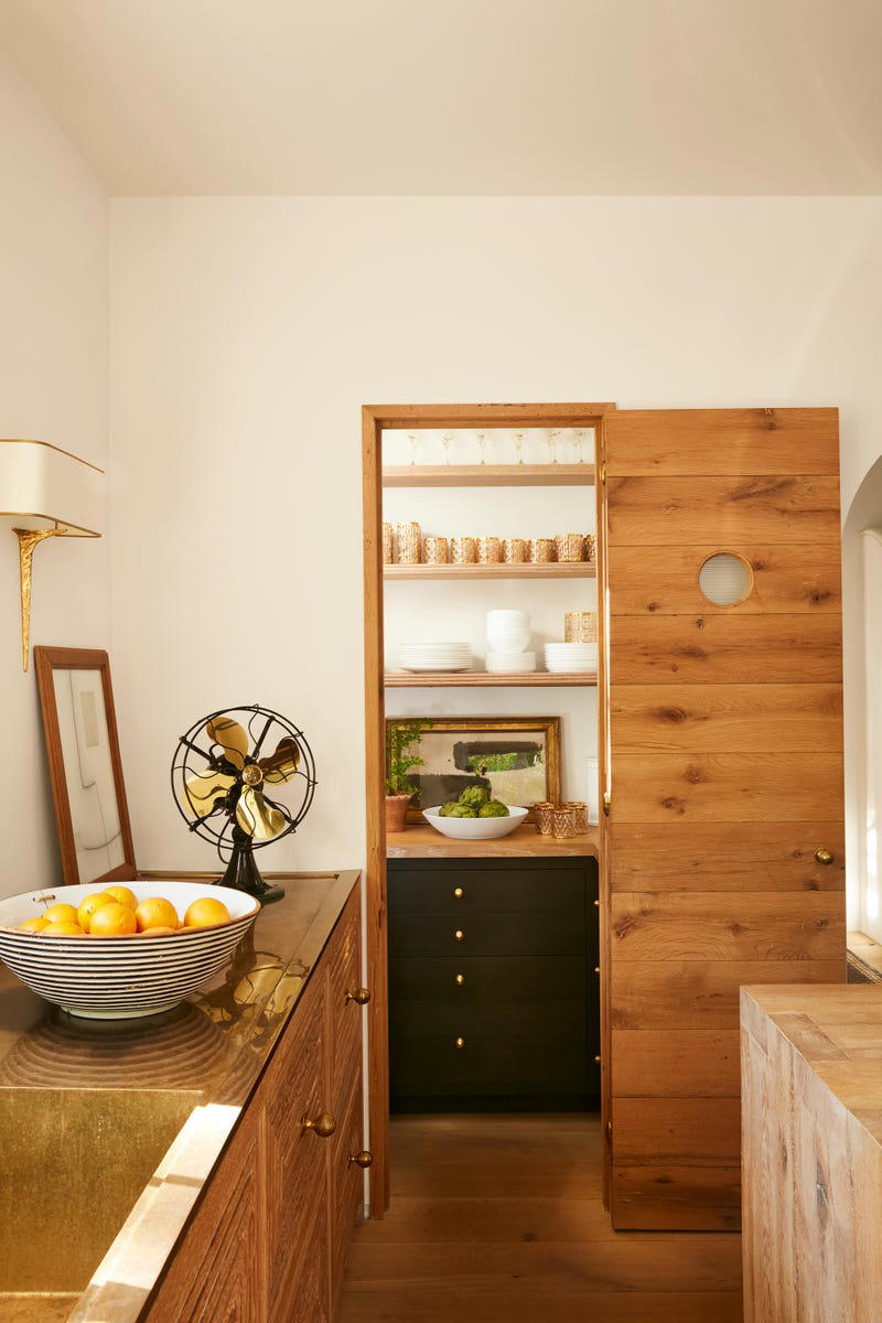 Wellness Spaces, Smart Systems, Traditional Kitchens, Bold Hues, Separate Dressing Areas, Integrated Storage, Minimal Woodwork, Niche Kitchen Features