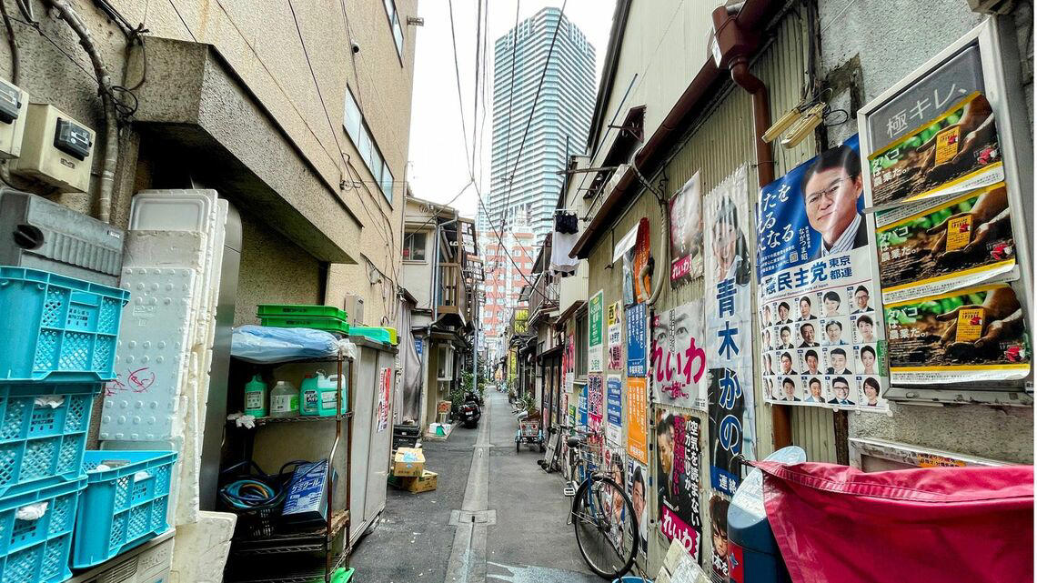 タワマン集まる勝どきは埋立地, 地元のクリーニング店主が語るタワマン, 立ち退き料で2億円を提示された人も, 築60年の家をリノーベーション, タワマン増殖で失われた日当たり, 再開発現場を歩いてみると