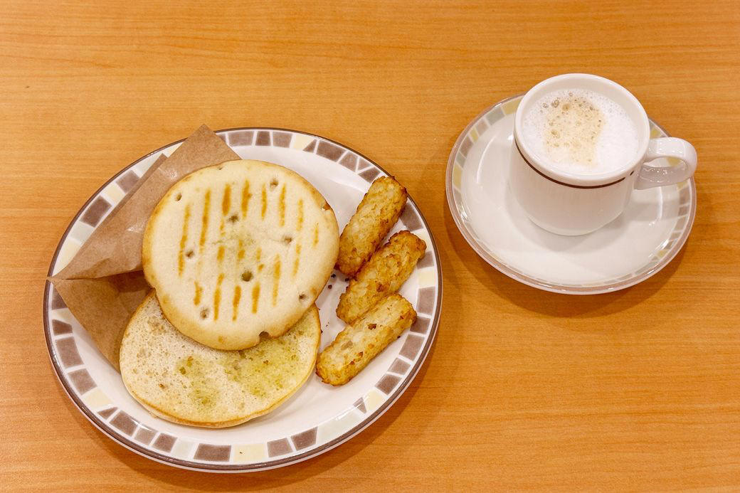 どリバーと同じ価格、実質的に「朝食無料」？, 朝サイゼのフォッカチオセット300円, 追加アレンジをしてもワンコイン以内の価格設定がスゴイ, ドリンクバーで本場イタリアのコーヒーを味わう, 現在1店舗のみ実施の朝サイゼ、試験導入から全国区へ！, 堅実にして大胆なサイゼは、大きな変化を遂げつつある, モーニングでも効率化で低価格を実現？