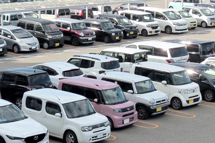 無料駐車場待ち車両の集中影響, 満車待ち車両が招く悪循環, 万博対応に学ぶ乗換型駐車運用, 情報可視化が導く分散化