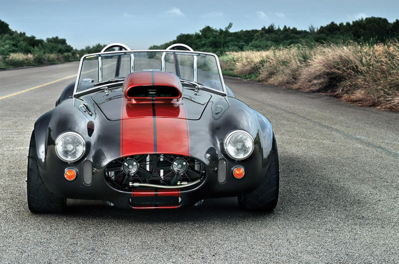 Bugatti Tourbillon: 8.3 litres, Dodge Viper: 8.4 litres, Bugatti Royale: 12.7 litres, Weineck Cobra: 12.8 litres, Pierce-Arrow Model 66 and Peerless Model 60: 13.5 litres, Cadillac Sixteen: 13.6 liters, Scania 730 S: 16.4 litres, Godfather: 16.5 litres, Christie: 19.9 litres, Blitzen Benz: 21.5 litres, Sunbeam 1000hp: 22.4 litres x 2, Golden Arrow: 23.9 litres, Babs: 27.0 litres, Fiat S76: 28.3 litres, Bluebird: 37.0 litres, Packard-Bentley (‘Mavis’): 41.8 litres, Brutus: 46.9 litres, Caterpillar 797F: 106 litres