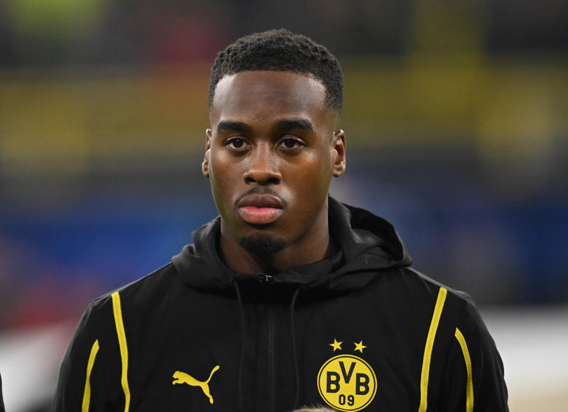 Latest transfer news headlines, Gyokeres to Arsenal fee revealed, Tottenham get Kudus boost, Arsenal reveal Martin Zubimendi shirt number, Gyokeres to Arsenal update, Arsenal close in on Gyokeres, Arteta: Zubimendi could be key signing for Arsenal, Arsenal confirm Zubimendi signing, Kudus to Tottenham update, Barcelona to step up Rashford move, Spurs eye Kudus alternative, Chelsea outcast eyes homecoming, Tottenham plan second Kudus bid next week, Man Utd make shock move for Calvert-Lewin, Arsenal in Gyokeres breakthrough, Nwaneri to Chelsea twist, Arsenal plot opening Madueke bid, Reece James sends fitness update, Fran Garcia on his future, Nwaneri 'reluctant' to sign new Arsenal deal, Chelsea and Arsenal to hold Madueke talks, Tottenham plot second bid for Kudus after £50m offer rejected, Walker speaks on shock Burnley move, Porto chasing Sainz, Jackson future in doubt?, No offers for Madueke, Stoke land Mubama, Watford sign Semedo, Done deal! Brighton land left-back, Chelsea interested in Nwaneri, Arsenal agree Madueke deal, Done deal! Chelsea sign Gittens, Arsenal face new Rodrygo rival, Arsenal step up Madueke talks, Gyokeres set for Sporting return, Maksym Taloverov joins Stoke, Arsenal get Madueke boost, Man Utd reveal Leon plan, Walker reacts to Burnley move, Man Utd confirm Leon signing, DONE DEAL, Arsenal 'prepare' Gyokeres move, Palmer praises Estevao, Man Utd stars to seek summer moves, Cunha shirt number, Gittens announcement imminent, Maresca on Madueke's future, Arsenal set new Gyokeres deadline, Osimhen chooses Man Utd move, Chelsea in talks over Dibling deal, Arsenal get huge Rodrygo boost, Madueke wants Arsenal move, Rashford chooses preferred next club, Woltemade to Bayern hits pothole, Calvert-Lewin receives Premier League, Bundesliga offers, DONE DEAL: Chelsea wonderkid joins Torino, Nwaneri in contract talks, Eze to push for Arsenal switch, Juventus to terminate Vlahovic?, DONE DEAL: Jonathan David joins Juventus, Martinelli to Saudi Arabia?, More on Gittens and Chelsea, Kyle Walker set for shock move, DONE DEAL: Keane extends Everton deal, Manchester City eye Inter defender, NEW: Man United tried for Ndidi last summer, Cunha handed No10 shirt, Man Utd quintet hand in transfer requests, Coutinho leaves Villa, Brownhill Burnley future uncertain, Hirst commits future to Ipswich, Scalvini top Newcastle target, Rashford to return to Man Utd, Galbraith set for Swans, David jets in for Juve medical, Cajuste attracting suitors, Charlton add Bell, Spurs appoint Martin Ho, Al-Nassr turn attention to Martinelli, Arsenal and Chelsea keeping tabs on Smit, Dumfries' release clause, Silva turns down Saudi, Williams speaks on new Bilbao deal, Man Utd not pursuing Calvert-Lewin, Tomiyasu to leave Arsenal, Nico Williams signs new deal, Man City appoint Andree Jeglertz, Arteta and Heinze set for Arsenal reunion, Gittens set for Chelsea move, DONE DEAL, David arrives for medical, Rodrygo boost, Arsenal to appoint Gabriel Heinze, Newcastle launch second Elanga bid, Arsenal hold fresh Madueke talks, Spurs looking to sell Richarlison, Diouf unimpressed by Burnley demands, Milambo signs for Brentford, Bournemouth close in on Diakite, Man City appoint Jeglertz, Newcastle launch Elanga bid