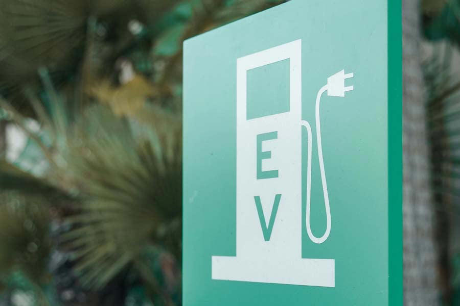 EV充電を変える価格連動制, 「40%割引」で需要117%増, 都市周辺で際立つ価格感応, 再エネ活用促す電力設計