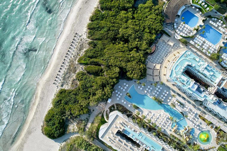 Between beach and nature reserve, Enormous wetland bird sculptures, Family rooms, Specialist restaurants, Free-flowing cocktails and pools, Golden sands and crystal-clear water, Booking it