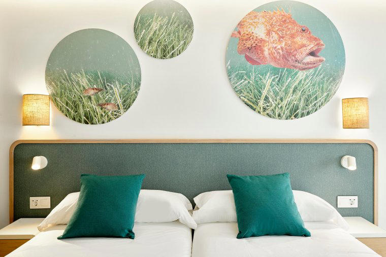 Between beach and nature reserve, Enormous wetland bird sculptures, Family rooms, Specialist restaurants, Free-flowing cocktails and pools, Golden sands and crystal-clear water, Booking it