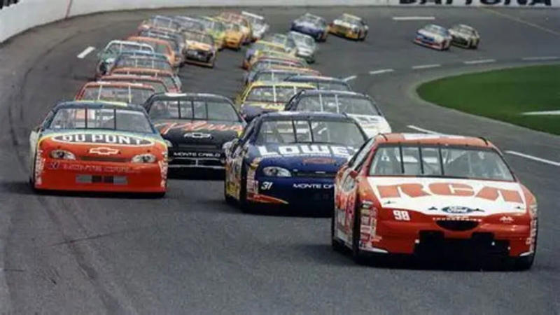 12. 1997 Pepsi 400 (Michigan) – 155.913 mph 15. 1969 Talladega 500 – 153.778 mph, 14. 1997 Winston 500 (Talladega) – 154.597 mph, 13. 1984 Firecracker 400 (Daytona) – 155.558 mph, 12. 1997 Pepsi 400 (Michigan) – 155.913 mph, 11. 2006 Golden Corral 500 (Atlanta) – 156.622 mph, 10. 2019 Folds of Honor QuikTrip 500 (Atlanta) – 158.260 mph, 9. 1999 Dura Lube 500 (Phoenix) – 158.558 mph, 8. 2000 Dura Lube 300 (New Hampshire) – 159.903 mph, 7. 1997 Miller 400 (Michigan) – 160.655 mph, 6. 1999 Kmart 400 (Michigan) – 161.001 mph, 5. 1995 UAW-GM Teamwork 500 (Pocono) – 161.602 mph, 4. 1995 MBNA 500 (Dover) – 161.922 mph, 3. 1994 Michigan 400 – 166.212 mph, 2. 1997 AC Delco 400 (Rockingham) – 166.616 mph, 1. 2022 Quaker State 400 (Atlanta Motor Speedway) – 171.604 mph