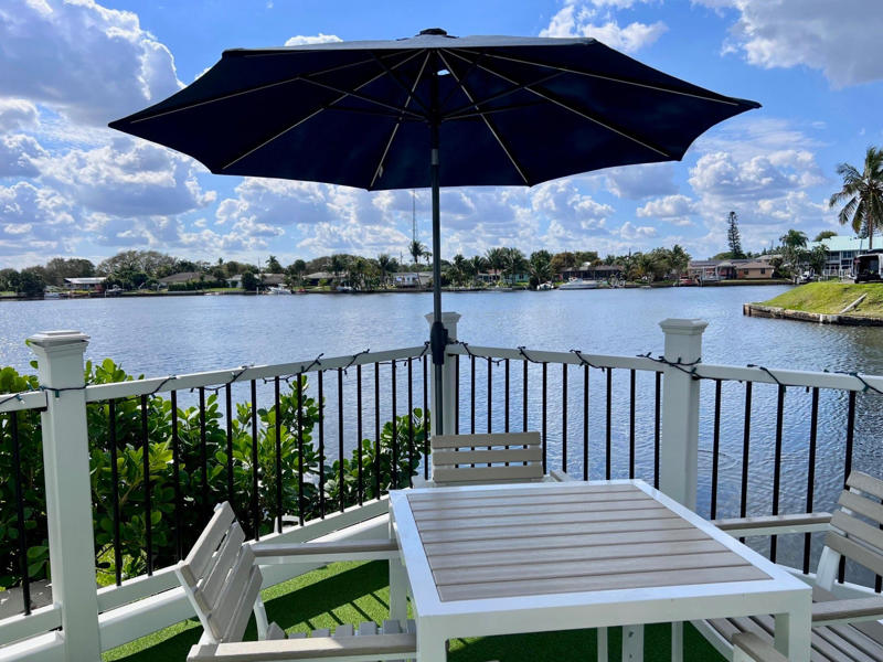 Waterfront restaurants in Palm Beach Gardens, The River House, FireFin Grill, Angry Moon Cafe, Seasons 52 – Palm Beach Gardens, The Waterway Café, North Palm Beach waterfront restaurants, The Catch Seafood and Sushi, Outclaws Seafood, Frigate’s Waterfront Bar &amp; Grill, Palm Beach Shores/Singer Island restaurants, Ona Coastal Cuisine, Islander Grill &amp; Tiki Bar at Palm Beach Shores Resort, The Buccaneer Waterfront Bar &amp; Grill, Sailfish Marina Resort, Riviera Beach, Rafiki Tiki Bar &amp; Grill