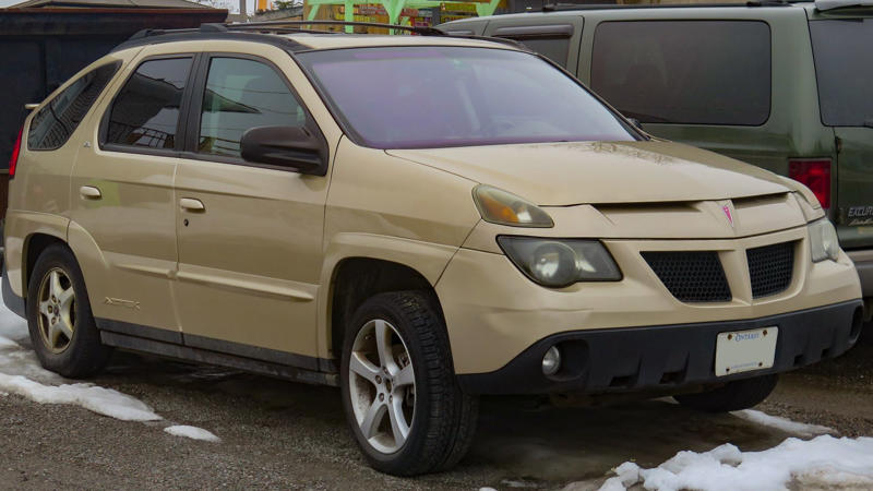 1. 2007 Chrysler Sebring, 2. 2010 Chevrolet Aveo, 3. 2014 Jeep Cherokee, 4. 2006 Ford Explorer, 5. 2012 Dodge Journey, 6. 2015 Chevrolet Suburban, 7. 2002 Pontiac Aztek, 8. 2013 Cadillac XTS, 9. 2005 Buick Rendezvous, 10. 2011 GMC Acadia, 1. 2020 Chevrolet Silverado 1500, 2. 2011 Ford Crown Victoria, 3. 2006 Chevrolet Impala SS, 4. 1996 Ford F-150, 5. 2015 Dodge Charger (V6), 6. 2004 Mercury Grand Marquis, 7. 2019 Lincoln Continental, 8. 2022 Chevrolet Tahoe, 9. 2008 Hummer H3, 10. 2003 Lincoln LS