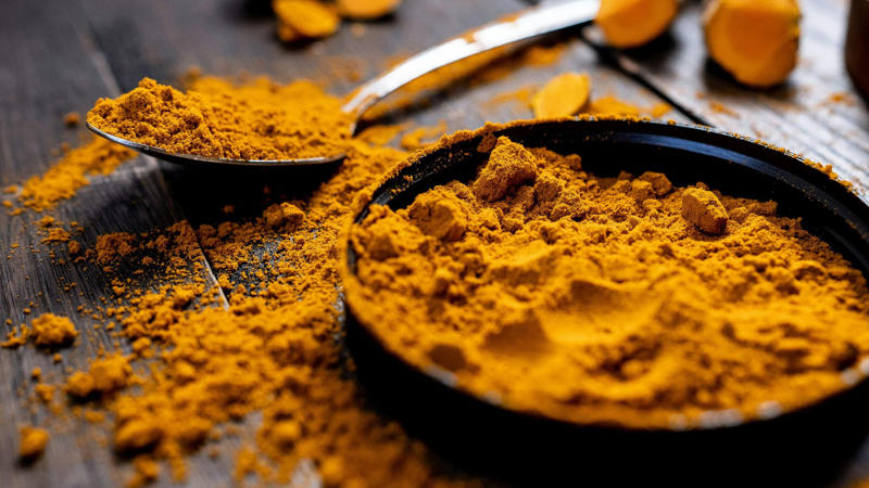 5. Turmeric 1. Ginger, 2. Garlic, 3. Spicy Chili Peppers, 4. Pineapple, 5. Turmeric, 6. Carrots, 7. Horseradish, 8. Cabbage, 9. Apple Cider Vinegar, 10. Berries, 11. Sweet Potatoes, 12. Spinach, 13. Kale, 14. Tomatoes, 15. Broccoli, 16. Lemon, 17. Avocados, 18. Onions, 19. Celery, 20. Mango