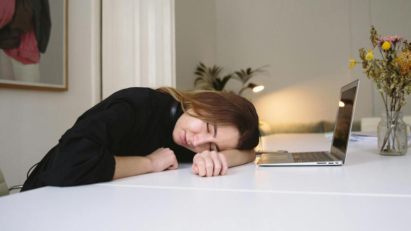 6. Reduces Burnout and Enhances Resilience 1. Boosts Cognitive Function, 2. Increases Creativity and Idea Generation, 3. Improves Mood and Reduces Irritability, 4. Recharges Physical Energy, 5. Supports Heart Health, 6. Reduces Burnout and Enhances Resilience, 7. Helps Manage Weight and Appetite, 8. Supports Immune Function, 9. Sharpens Reaction Time, 10. Improves Learning and Retention, 1. Keep Naps Under 30 Minutes, 2. Nap Earlier in the Day, 3. Create a Restful Nap Environment, 4. Set a Nap Time for Body Clock Consistency, 5. Pair Naps With Caffeine Strategically, 6. Avoid Napping Too Frequently, 7. Stick to the Same Spot, 8. Don’t Nap if You Struggle With Insomnia, 9. Use Naps as a Sleep Debt Recovery Tool, 10. Avoid Heavy Meals Before Napping