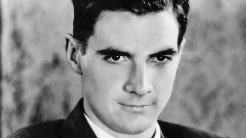 10. Howard Hughes 1. Nikola Tesla, 2. Winston Churchill, 3. Ludwig Van Beethoven, 4. Jean-Jacques Rousseau, 5. Charles Dickens, 6. Pythagoras, 7. Honoré De Balzac, 8. Immanuel Kant, 9. Napoleon Bonaparte, 10. Howard Hughes, 11. Lord Byron, 12. Catherine The Great, 13. King Ludwig II, 14. Salvador Dalí, 15. Tsar Peter The Great, 16. Grigori Rasputin, 17. Benjamin Franklin, 18. Alfred Hitchcock, 19. Sigmund Freud, 20. Isaac Newton