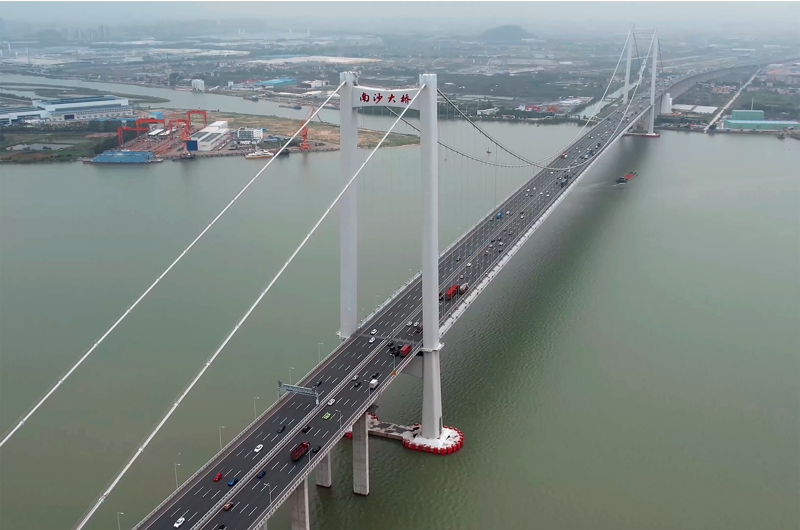 4: Nansha Bridge, China – 1688 metres (5538ft, 1.05 miles) 20: Golden Gate Bridge, USA – 1280 metres (4199ft, 0.8 miles), 19: Verrazzano-Narrows Bridge, USA – 1298 metres (4258ft, 0.8 miles), 18: Hardanger Bridge, Norway – 1310 metres (4297ft, 0.81 miles), 17: Tsing Ma Bridge, Hong Kong – 1377 metres (4517ft, 0.86 miles), 16: Jiangyin Bridge, China – 1385 metres (4544ft, 0.86 miles), 15: Jin’an Bridge, China – 1386 metres (4547ft, 0.86 miles), 14: Yavuz Sultan Selim Bridge, Turkey – 1408 metres (4619ft, 0.87 miles), 13: Humber Bridge, UK – 1410 metres, 12: Nanjing Qixiashan Yangtze River Bridge, China – 1418 metres (4652ft, 0.88 miles), 11: Second Dongting Bridge, China – 1480 metres (4855ft, 0.92 miles), 10: Runyang Bridge, China – 1490 metres (4888ft, 0.93 miles), 9: Yi Sun-sin Bridge, South Korea – 1545 metres (5068ft, 0.96 miles), 8: Osman Gazi Bridge, Turkey – 1550 metres (5085ft, 0.96 miles), 7: Great Belt Bridge, Denmark – 1624 metres (5328ft, 1.0 miles), 6: Xihoumen Bridge, China – 1650 metres (5414ft, 1.03 miles), 5: Shenzhen-Zhongshan Bridge, China – 1666 metres (5466ft, 1.04 miles), 4: Nansha Bridge, China – 1688 metres (5538ft, 1.05 miles), 3: Yangsigang Yangtze River Bridge, China – 1700 metres (5577ft, 1.06 miles), 2: Akashi Kaiko Bridge, Japan – 1991 metres (6532ft, 1.24 miles)
