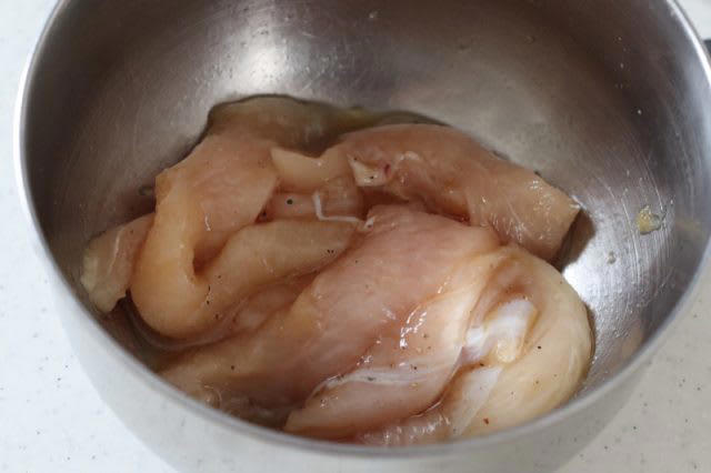 めんつゆで簡単♪「鶏ささみとさやいんげんのスティック唐揚げ」「野菜のカレー風味」2品弁当, 1品目 鶏ささみとさやいんげんのスティック唐揚げ, 2品目 野菜のカレー風味, 2品弁当の詰め方プロセス, 「心が楽になる2品弁当」のルール