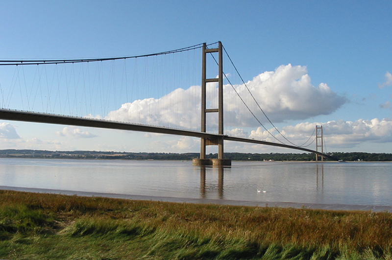 13: Humber Bridge, UK – 1410 metres 20: Golden Gate Bridge, USA – 1280 metres (4199ft, 0.8 miles), 19: Verrazzano-Narrows Bridge, USA – 1298 metres (4258ft, 0.8 miles), 18: Hardanger Bridge, Norway – 1310 metres (4297ft, 0.81 miles), 17: Tsing Ma Bridge, Hong Kong – 1377 metres (4517ft, 0.86 miles), 16: Jiangyin Bridge, China – 1385 metres (4544ft, 0.86 miles), 15: Jin’an Bridge, China – 1386 metres (4547ft, 0.86 miles), 14: Yavuz Sultan Selim Bridge, Turkey – 1408 metres (4619ft, 0.87 miles), 13: Humber Bridge, UK – 1410 metres, 12: Nanjing Qixiashan Yangtze River Bridge, China – 1418 metres (4652ft, 0.88 miles), 11: Second Dongting Bridge, China – 1480 metres (4855ft, 0.92 miles), 10: Runyang Bridge, China – 1490 metres (4888ft, 0.93 miles), 9: Yi Sun-sin Bridge, South Korea – 1545 metres (5068ft, 0.96 miles), 8: Osman Gazi Bridge, Turkey – 1550 metres (5085ft, 0.96 miles), 7: Great Belt Bridge, Denmark – 1624 metres (5328ft, 1.0 miles), 6: Xihoumen Bridge, China – 1650 metres (5414ft, 1.03 miles), 5: Shenzhen-Zhongshan Bridge, China – 1666 metres (5466ft, 1.04 miles), 4: Nansha Bridge, China – 1688 metres (5538ft, 1.05 miles), 3: Yangsigang Yangtze River Bridge, China – 1700 metres (5577ft, 1.06 miles), 2: Akashi Kaiko Bridge, Japan – 1991 metres (6532ft, 1.24 miles)