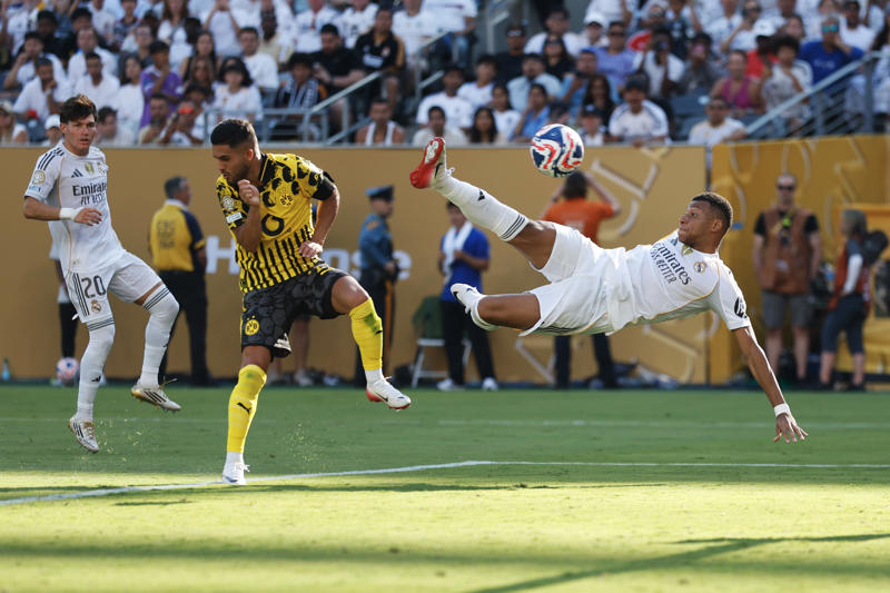 🚨 Headlines, ⚽️ Mexico 2, USA 1, ⚾️ MLB All-Stars: Rosters announced, 🇺🇸 Photos across America, 🌎 Photos around the world, 📊 By the numbers, 📺 Watchlist: Monday, July 7, 🏀 WNBA trivia, 🍿 Baker's Dozen: Top plays of the weekend