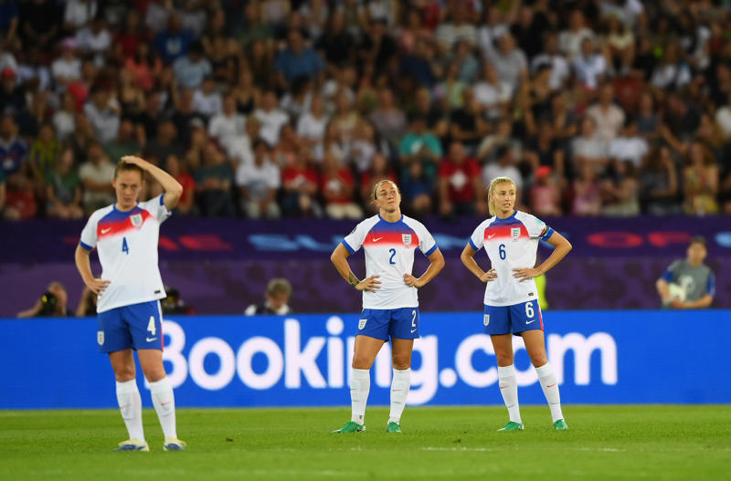 🚨 Headlines, ⚽️ Mexico 2, USA 1, ⚾️ MLB All-Stars: Rosters announced, 🇺🇸 Photos across America, 🌎 Photos around the world, 📊 By the numbers, 📺 Watchlist: Monday, July 7, 🏀 WNBA trivia, 🍿 Baker's Dozen: Top plays of the weekend