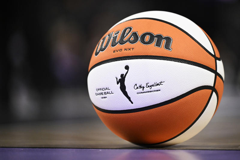 🚨 Headlines, ⚽️ Mexico 2, USA 1, ⚾️ MLB All-Stars: Rosters announced, 🇺🇸 Photos across America, 🌎 Photos around the world, 📊 By the numbers, 📺 Watchlist: Monday, July 7, 🏀 WNBA trivia, 🍿 Baker's Dozen: Top plays of the weekend
