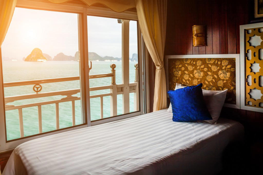 I live on a cruise ship — here’s how much I spend each month