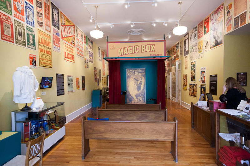 Air Zoo – Portage , Great Lakes Shipwreck Museum – Paradise , Sloan Museum of Discovery – Flint, American Museum of Magic – Marshall , Charles H. Wright Museum of African American History – Detroit , Arab American National Museum – Dearborn , A.E. Seaman Mineral Museum of Michigan – Houghton 