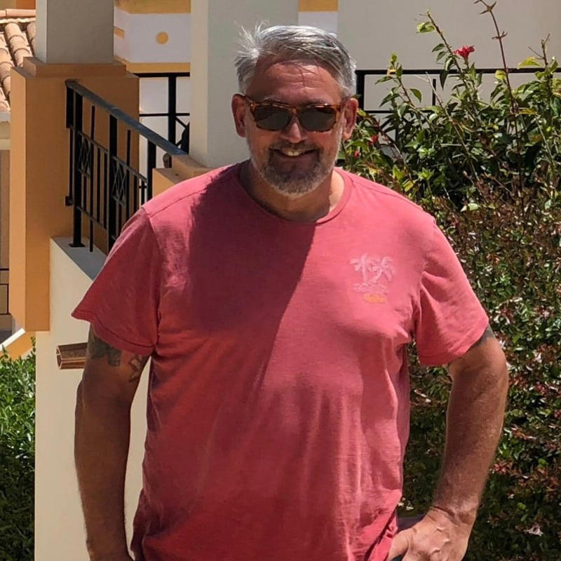 My career soared, Yet my personal life was in tatters, I swapped my beer gut for a food belly, Finding the right diet, Looking ahead, What Dave ate before, What Dave eats now, How to quit a sugar addiction, Start the day with hydration, Eat breakfast within an hour of waking up, Stick to three meals a day, No Snacking – try a pinch of salt instead, Food to strictly avoid, The drinks allowed, Avoid intense exercise, Bathe in Epsom salts, Prioritise sleep