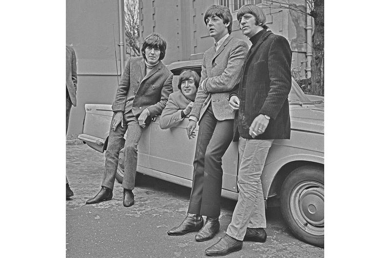 The Beatles - Triumph Herald Famous people and nice cars have always had a close connection., The Rolling Stones - 1935 Bentley 3½ Litre, John Lennon - Rolls-Royce Phantom V, The Beatles - Triumph Herald, Steve McQueen - Ferrari 250 GT Lusso, Mick Jagger - Aston Martin DB6, Twiggy – Mercedes-Benz 250 SL, Keith Moon, James Brown & Muhammad Ali – 1966 Cadillac DeVille Convertible, Tony Curtis - Alvis TE21, The Who – Volvo P1800, Clint Eastwood – Austin-Healey 100M, Elvis Presley – Ford Thunderbird, Marvin Gaye – Rolls-Royce Phantom V, Led Zeppelin – Jaguar S-Type, Roger Moore – Volvo P1800, Roy Orbison – Rolls-Royce Phantom V, The Beatles – 1964 Ford Galaxie, John Lennon – Austin Maxi, Rod Stewart – Lamborghini Miura P400, Alice Cooper & Keith Moon - Rolls-Royces, Steve McQueen - Ferrari 275 GTS Convertible, Richard Burton – 1961 Rolls-Royce Silver Cloud II Drophead Coupé, Dean Martin – Jaguar E-Type, John Lennon – Radford Mini de Ville, Richard Burton & Elizabeth Taylor –Rolls-Royce Silver Wraith, Elvis Presley – BMW 507, Paul McCartney – Mini Cooper S De Ville, Johnny Hallyday – Triumph TR3, The Jackson Five & Diana Ross – Jaguar E-Type, John Lennon – Mercedes-Benz 600 Pullman, Michael Caine - Rolls-Royce Silver Shadow