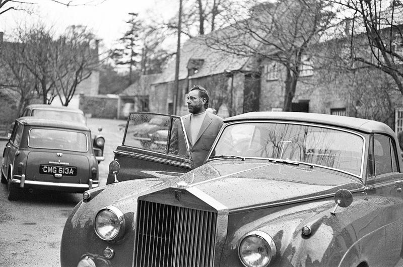 Richard Burton – 1961 Rolls-Royce Silver Cloud II Drophead Coupé Famous people and nice cars have always had a close connection., The Rolling Stones - 1935 Bentley 3½ Litre, John Lennon - Rolls-Royce Phantom V, The Beatles - Triumph Herald, Steve McQueen - Ferrari 250 GT Lusso, Mick Jagger - Aston Martin DB6, Twiggy – Mercedes-Benz 250 SL, Keith Moon, James Brown & Muhammad Ali – 1966 Cadillac DeVille Convertible, Tony Curtis - Alvis TE21, The Who – Volvo P1800, Clint Eastwood – Austin-Healey 100M, Elvis Presley – Ford Thunderbird, Marvin Gaye – Rolls-Royce Phantom V, Led Zeppelin – Jaguar S-Type, Roger Moore – Volvo P1800, Roy Orbison – Rolls-Royce Phantom V, The Beatles – 1964 Ford Galaxie, John Lennon – Austin Maxi, Rod Stewart – Lamborghini Miura P400, Alice Cooper & Keith Moon - Rolls-Royces, Steve McQueen - Ferrari 275 GTS Convertible, Richard Burton – 1961 Rolls-Royce Silver Cloud II Drophead Coupé, Dean Martin – Jaguar E-Type, John Lennon – Radford Mini de Ville, Richard Burton & Elizabeth Taylor –Rolls-Royce Silver Wraith, Elvis Presley – BMW 507, Paul McCartney – Mini Cooper S De Ville, Johnny Hallyday – Triumph TR3, The Jackson Five & Diana Ross – Jaguar E-Type, John Lennon – Mercedes-Benz 600 Pullman, Michael Caine - Rolls-Royce Silver Shadow