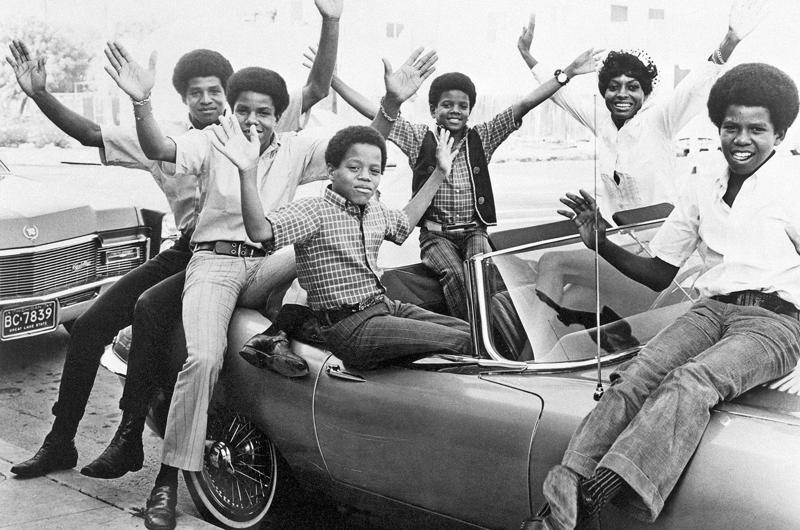 The Jackson Five & Diana Ross – Jaguar E-Type Famous people and nice cars have always had a close connection., The Rolling Stones - 1935 Bentley 3½ Litre, John Lennon - Rolls-Royce Phantom V, The Beatles - Triumph Herald, Steve McQueen - Ferrari 250 GT Lusso, Mick Jagger - Aston Martin DB6, Twiggy – Mercedes-Benz 250 SL, Keith Moon, James Brown & Muhammad Ali – 1966 Cadillac DeVille Convertible, Tony Curtis - Alvis TE21, The Who – Volvo P1800, Clint Eastwood – Austin-Healey 100M, Elvis Presley – Ford Thunderbird, Marvin Gaye – Rolls-Royce Phantom V, Led Zeppelin – Jaguar S-Type, Roger Moore – Volvo P1800, Roy Orbison – Rolls-Royce Phantom V, The Beatles – 1964 Ford Galaxie, John Lennon – Austin Maxi, Rod Stewart – Lamborghini Miura P400, Alice Cooper & Keith Moon - Rolls-Royces, Steve McQueen - Ferrari 275 GTS Convertible, Richard Burton – 1961 Rolls-Royce Silver Cloud II Drophead Coupé, Dean Martin – Jaguar E-Type, John Lennon – Radford Mini de Ville, Richard Burton & Elizabeth Taylor –Rolls-Royce Silver Wraith, Elvis Presley – BMW 507, Paul McCartney – Mini Cooper S De Ville, Johnny Hallyday – Triumph TR3, The Jackson Five & Diana Ross – Jaguar E-Type, John Lennon – Mercedes-Benz 600 Pullman, Michael Caine - Rolls-Royce Silver Shadow