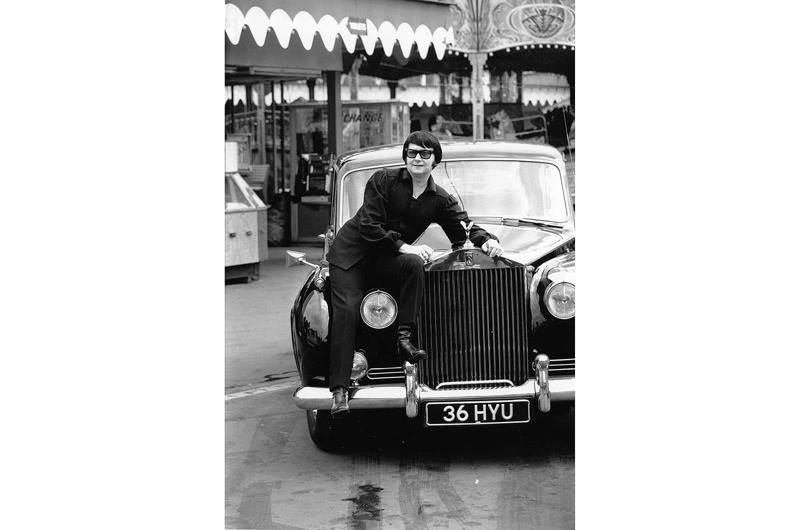 Roy Orbison – Rolls-Royce Phantom V Famous people and nice cars have always had a close connection., The Rolling Stones - 1935 Bentley 3½ Litre, John Lennon - Rolls-Royce Phantom V, The Beatles - Triumph Herald, Steve McQueen - Ferrari 250 GT Lusso, Mick Jagger - Aston Martin DB6, Twiggy – Mercedes-Benz 250 SL, Keith Moon, James Brown & Muhammad Ali – 1966 Cadillac DeVille Convertible, Tony Curtis - Alvis TE21, The Who – Volvo P1800, Clint Eastwood – Austin-Healey 100M, Elvis Presley – Ford Thunderbird, Marvin Gaye – Rolls-Royce Phantom V, Led Zeppelin – Jaguar S-Type, Roger Moore – Volvo P1800, Roy Orbison – Rolls-Royce Phantom V, The Beatles – 1964 Ford Galaxie, John Lennon – Austin Maxi, Rod Stewart – Lamborghini Miura P400, Alice Cooper & Keith Moon - Rolls-Royces, Steve McQueen - Ferrari 275 GTS Convertible, Richard Burton – 1961 Rolls-Royce Silver Cloud II Drophead Coupé, Dean Martin – Jaguar E-Type, John Lennon – Radford Mini de Ville, Richard Burton & Elizabeth Taylor –Rolls-Royce Silver Wraith, Elvis Presley – BMW 507, Paul McCartney – Mini Cooper S De Ville, Johnny Hallyday – Triumph TR3, The Jackson Five & Diana Ross – Jaguar E-Type, John Lennon – Mercedes-Benz 600 Pullman, Michael Caine - Rolls-Royce Silver Shadow