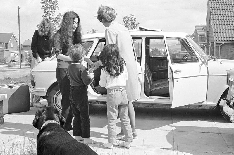 John Lennon – Austin Maxi Famous people and nice cars have always had a close connection., The Rolling Stones - 1935 Bentley 3½ Litre, John Lennon - Rolls-Royce Phantom V, The Beatles - Triumph Herald, Steve McQueen - Ferrari 250 GT Lusso, Mick Jagger - Aston Martin DB6, Twiggy – Mercedes-Benz 250 SL, Keith Moon, James Brown & Muhammad Ali – 1966 Cadillac DeVille Convertible, Tony Curtis - Alvis TE21, The Who – Volvo P1800, Clint Eastwood – Austin-Healey 100M, Elvis Presley – Ford Thunderbird, Marvin Gaye – Rolls-Royce Phantom V, Led Zeppelin – Jaguar S-Type, Roger Moore – Volvo P1800, Roy Orbison – Rolls-Royce Phantom V, The Beatles – 1964 Ford Galaxie, John Lennon – Austin Maxi, Rod Stewart – Lamborghini Miura P400, Alice Cooper & Keith Moon - Rolls-Royces, Steve McQueen - Ferrari 275 GTS Convertible, Richard Burton – 1961 Rolls-Royce Silver Cloud II Drophead Coupé, Dean Martin – Jaguar E-Type, John Lennon – Radford Mini de Ville, Richard Burton & Elizabeth Taylor –Rolls-Royce Silver Wraith, Elvis Presley – BMW 507, Paul McCartney – Mini Cooper S De Ville, Johnny Hallyday – Triumph TR3, The Jackson Five & Diana Ross – Jaguar E-Type, John Lennon – Mercedes-Benz 600 Pullman, Michael Caine - Rolls-Royce Silver Shadow