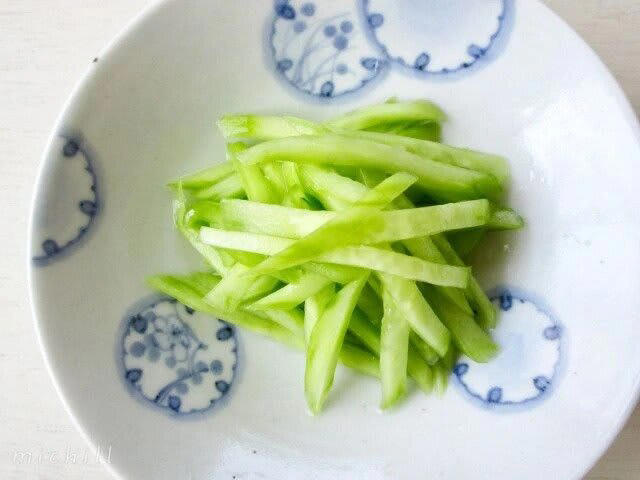 色白胡瓜の梅酢和え, 豚肉とたたききゅうりの炒め物, ホタテのカルパッチョきゅうりのソース, きゅうりとスモークサーモンの一口ポテトサラダ, 材料（12個分くらい）, きゅうりの大葉キムチ和え, ごま香る無限きゅうり, 材料（500mlの保存容器1個分）, きゅうりの生姜和え, タコときゅうりの柑橘マリネ, きゅうりとツナの旨塩昆布サラダ, にんにく蛇腹きゅうり, きゅうりの塩麹一本漬け