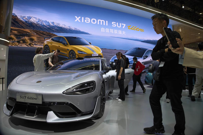 Under siege, Self-driving stalls, ‘Catfish’ effect, Batteries and robots