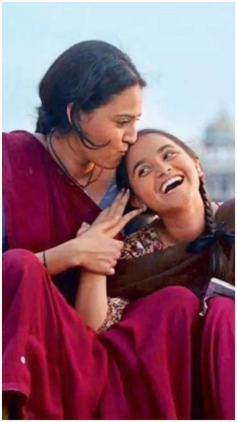 Chanda and Apeksha - 'Nil Battey Sannata' Insia and Najma - 'Secret Superstar', Chanda and Apeksha - 'Nil Battey Sannata', Aditi and Aisha -'The Sky is Pink', Anila and Mira- 'Girls will be Girls', Anuradha and Sanaya- 'Jazbaa', Sheel and Supriya - 'Mai', Nayan, Anuradha and Masha- 'Tribhanga', Devki and Arya- 'Mom', Maya and Nia- 'Aatma', Vidya and Tia- 'Maatr'