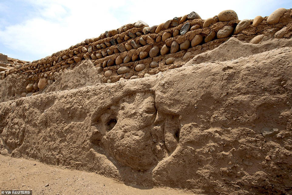 Ancient City discovered in Peru, filled with sculptures and jewelry