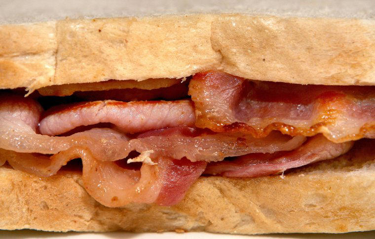 14) Use the sandwich method 1) Tackle the bathroom first, 2) Be realistic, 3) Reward yourself, 4) Make a list, 5) Turn the television off, 6) Use timers and take photos, 7) Change your mindset, 8) Preparation is key, 9) Just 10 minutes, 10) Sort your wardrobe, 11) Create a filing system, 12) Teach children to clear up after themselves, 13) Bulk delete emails, 14) Use the sandwich method