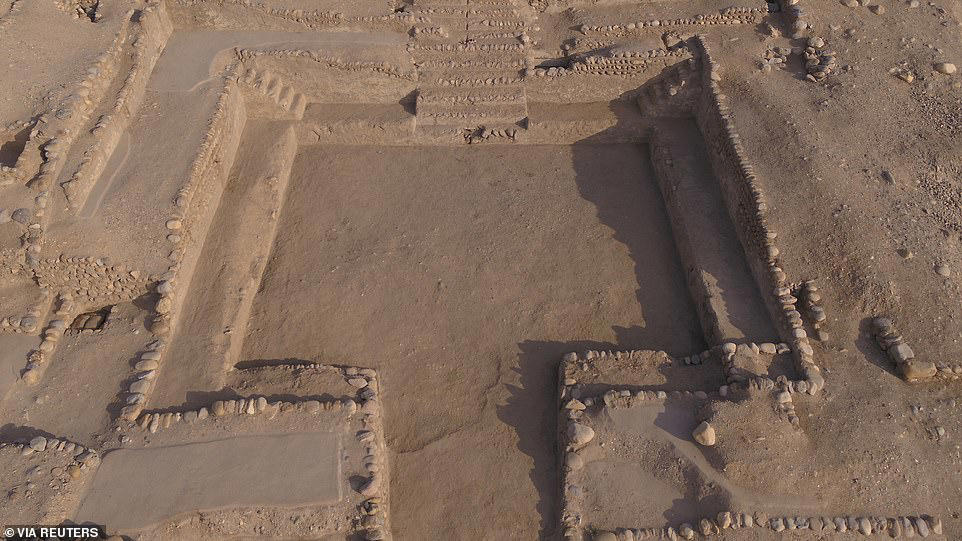 Ancient City discovered in Peru, filled with sculptures and jewelry