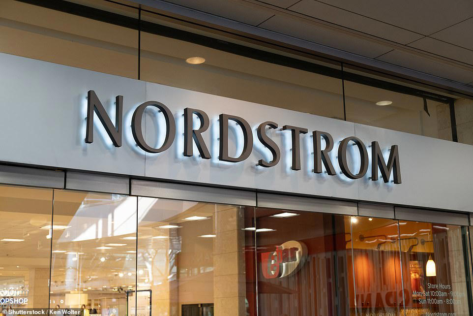 San Francisco's biggest mall loses another clothing store